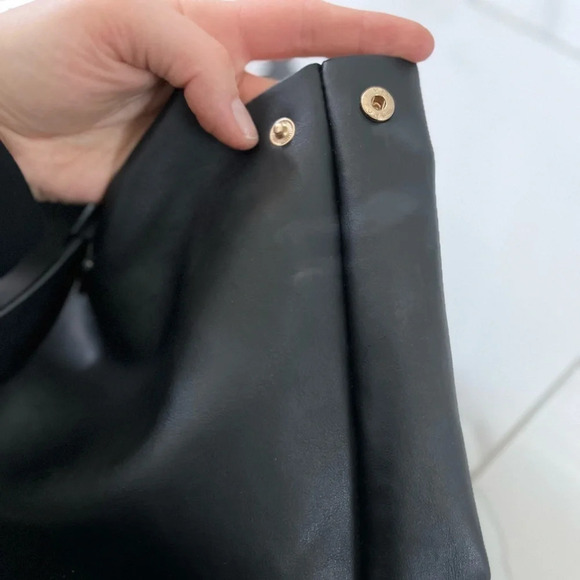 Shiraleah/ Hobo/  Tote/ Shoulder bag/ Vegan leather/ Additional small bag/ Gold - Picture 12 of 12